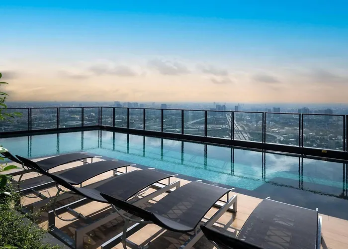 Lägenhet Rama 9 - Private Duplex - Fully Equipped - Sky Pool - Gym - 24hrs Mart Bangkok