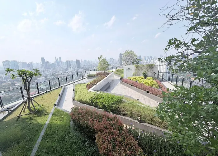 Rama 9 - Private Duplex - Fully Equipped - Sky Pool - Gym - 24hrs Mart Lägenhet