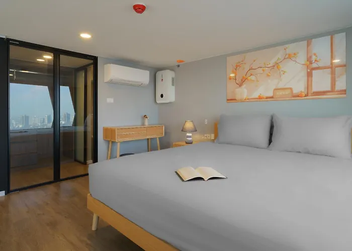 Rama 9 - Private Duplex - Fully Equipped - Sky Pool - Gym - 24hrs Mart Lägenhet *